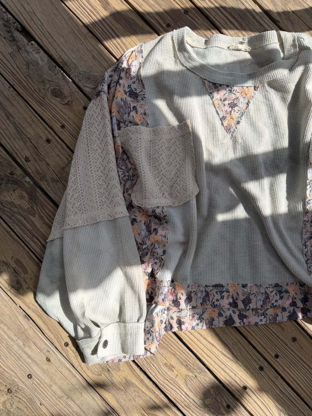 POL Mixed Media Waffle Knit Floral Lace Top Size L - Picture 3 of 7